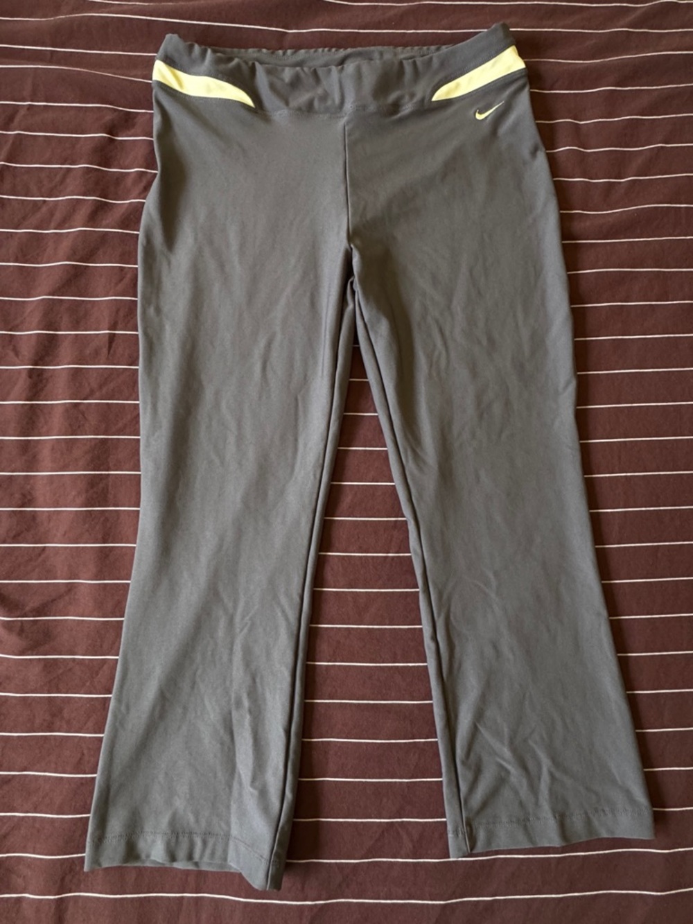 Vintage y2k Nike Flared Ankle Yoga Pants